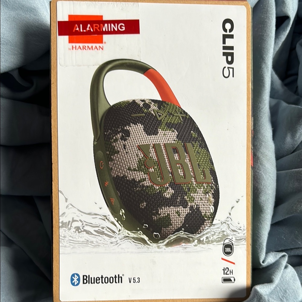 NWT camo jbl 5